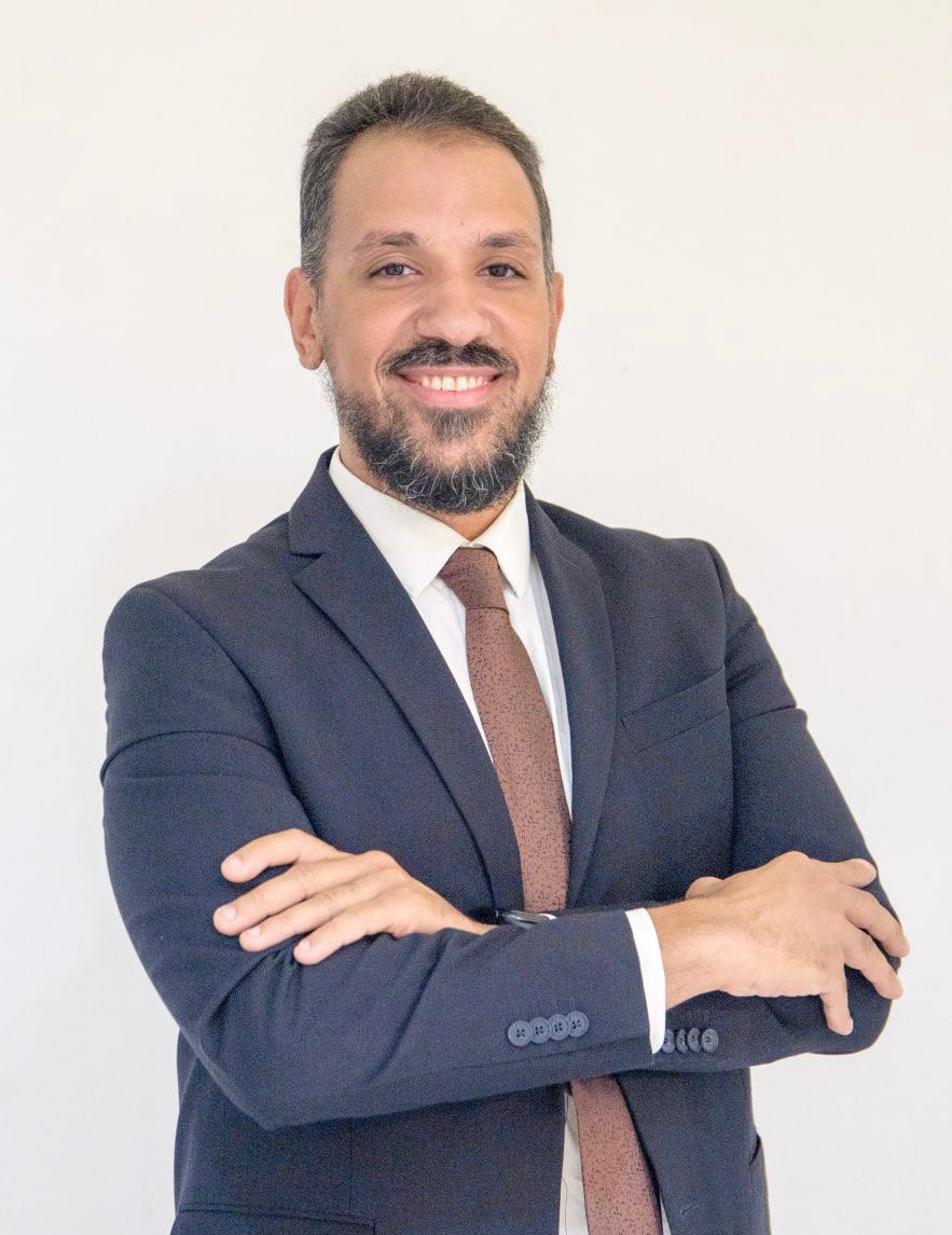 دكتور عمر عبدالعزيز