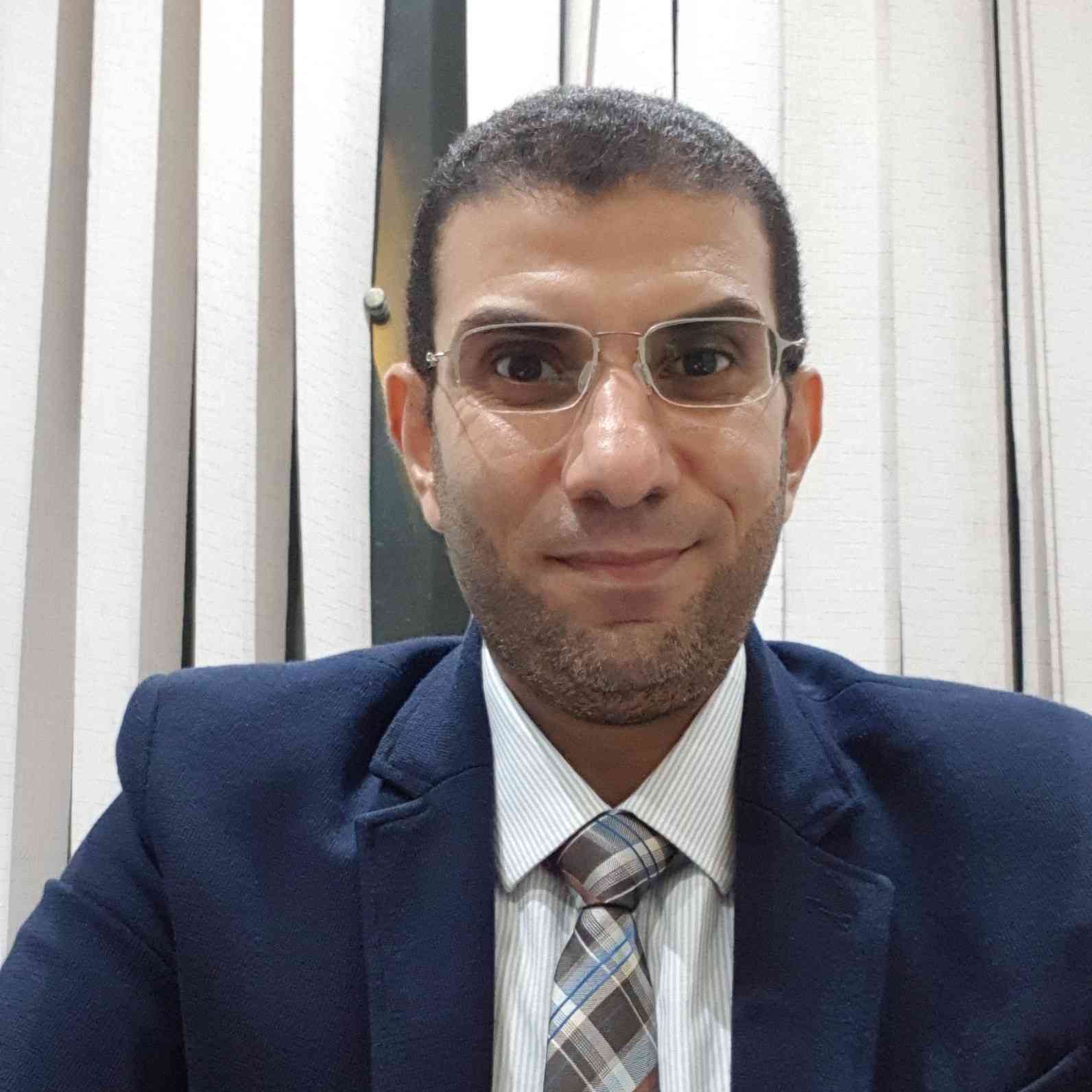 Dr. Tarek Moneer